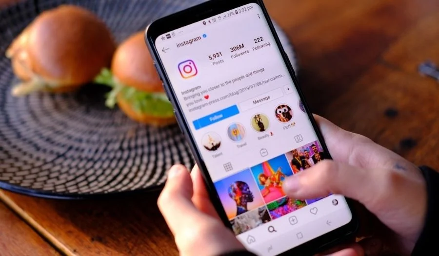 How to make instagram ads